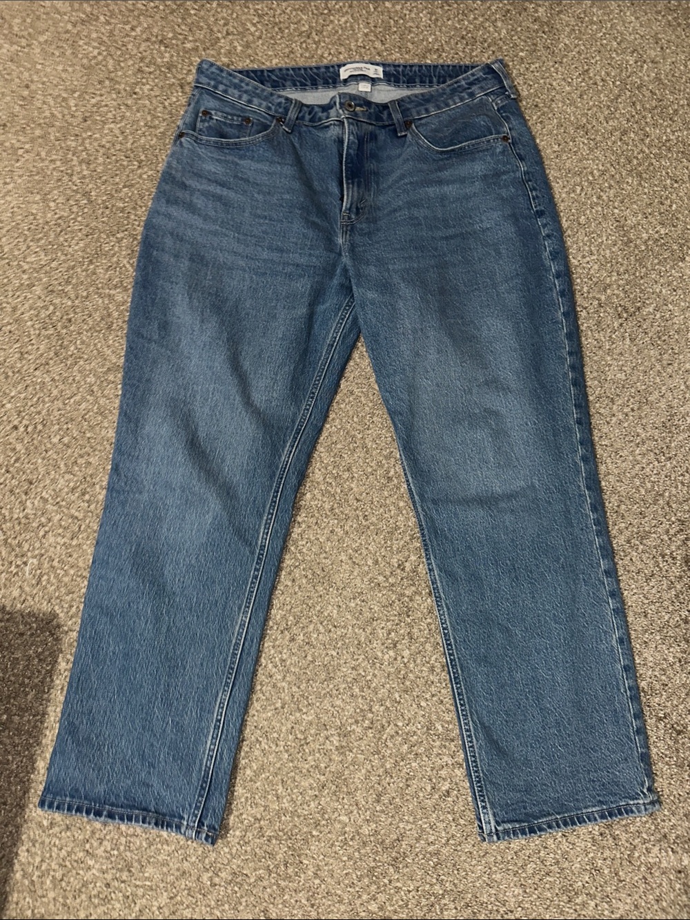 Abercrombie & Fitch Women's Straight-Leg Mid Blue Jeans 31Short